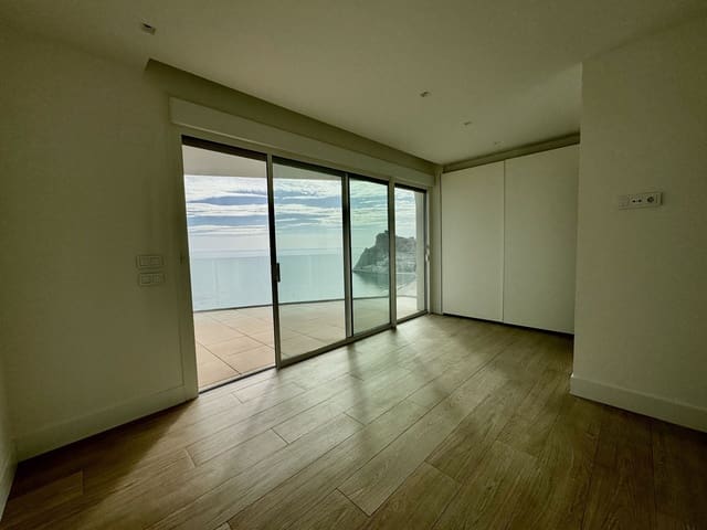 Apartamento de 4 habitaciones en Benidorm en venta con garaje - 4.300.000 € (Ref: 9169342)