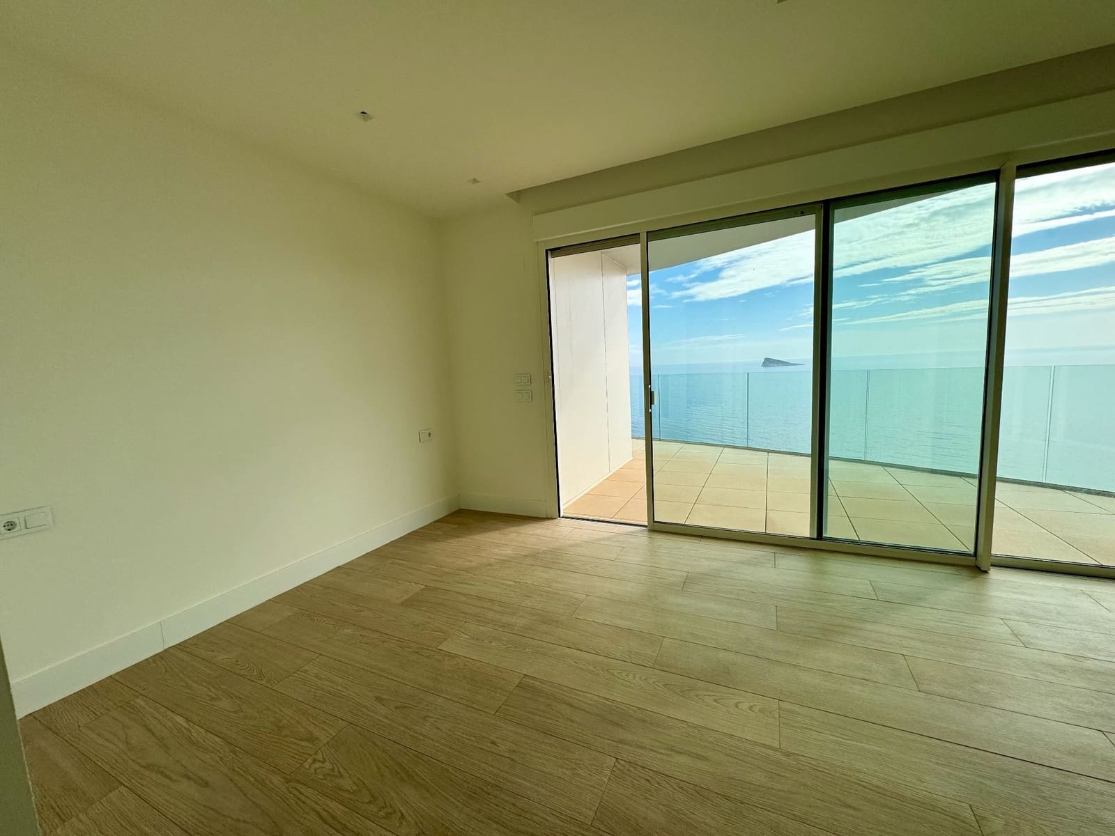 Apartamento de 4 habitaciones en Benidorm en venta con garaje - 4.300.000 € (Ref: 9169342)