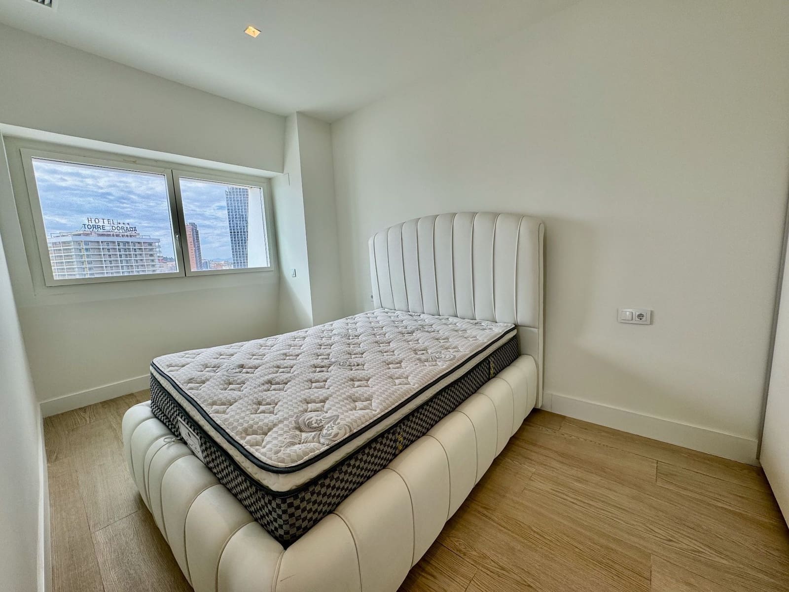 Apartamento de 4 habitaciones en Benidorm en venta con garaje - 4.300.000 € (Ref: 9169342)