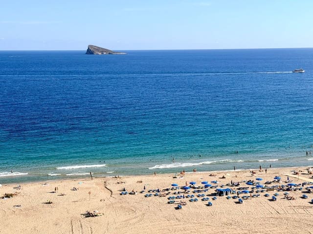 Apartamento de 4 habitaciones en Benidorm en venta con piscina garaje - 4.300.000 € (Ref: 9169342)