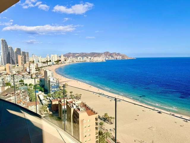 Apartamento de 4 habitaciones en Benidorm en venta con piscina garaje - 4.300.000 € (Ref: 9169342)