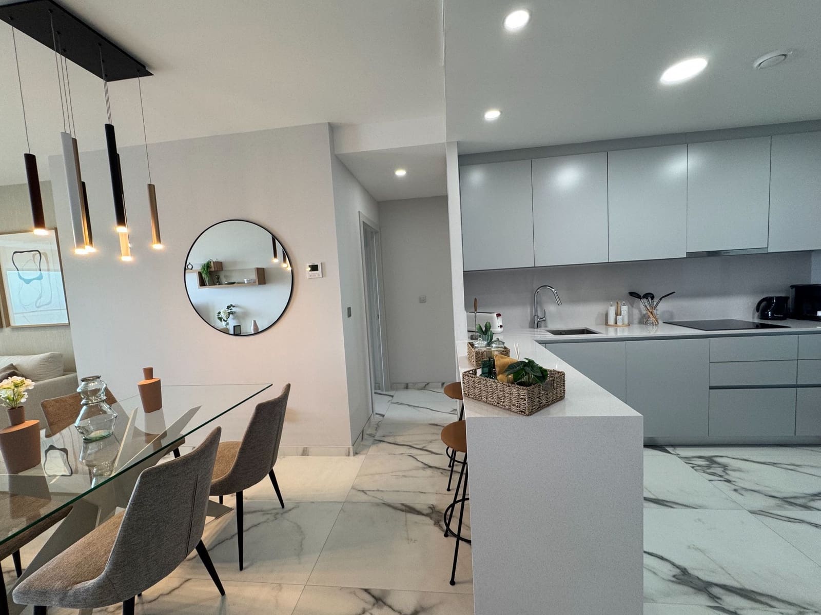 Apartamento de 2 habitaciones en Benidorm en venta con piscina garaje - 610.000 € (Ref: 9197512)