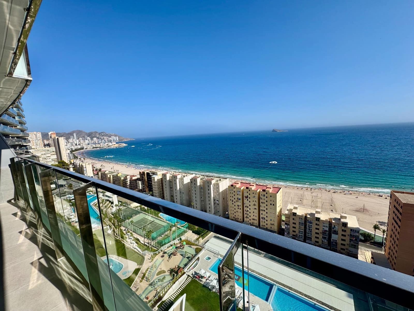 Apartamento de 2 habitaciones en Benidorm en venta con piscina garaje - 610.000 € (Ref: 9197512)