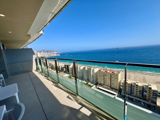 Apartamento de 2 habitaciones en Benidorm en venta con piscina garaje - 610.000 € (Ref: 9197512)