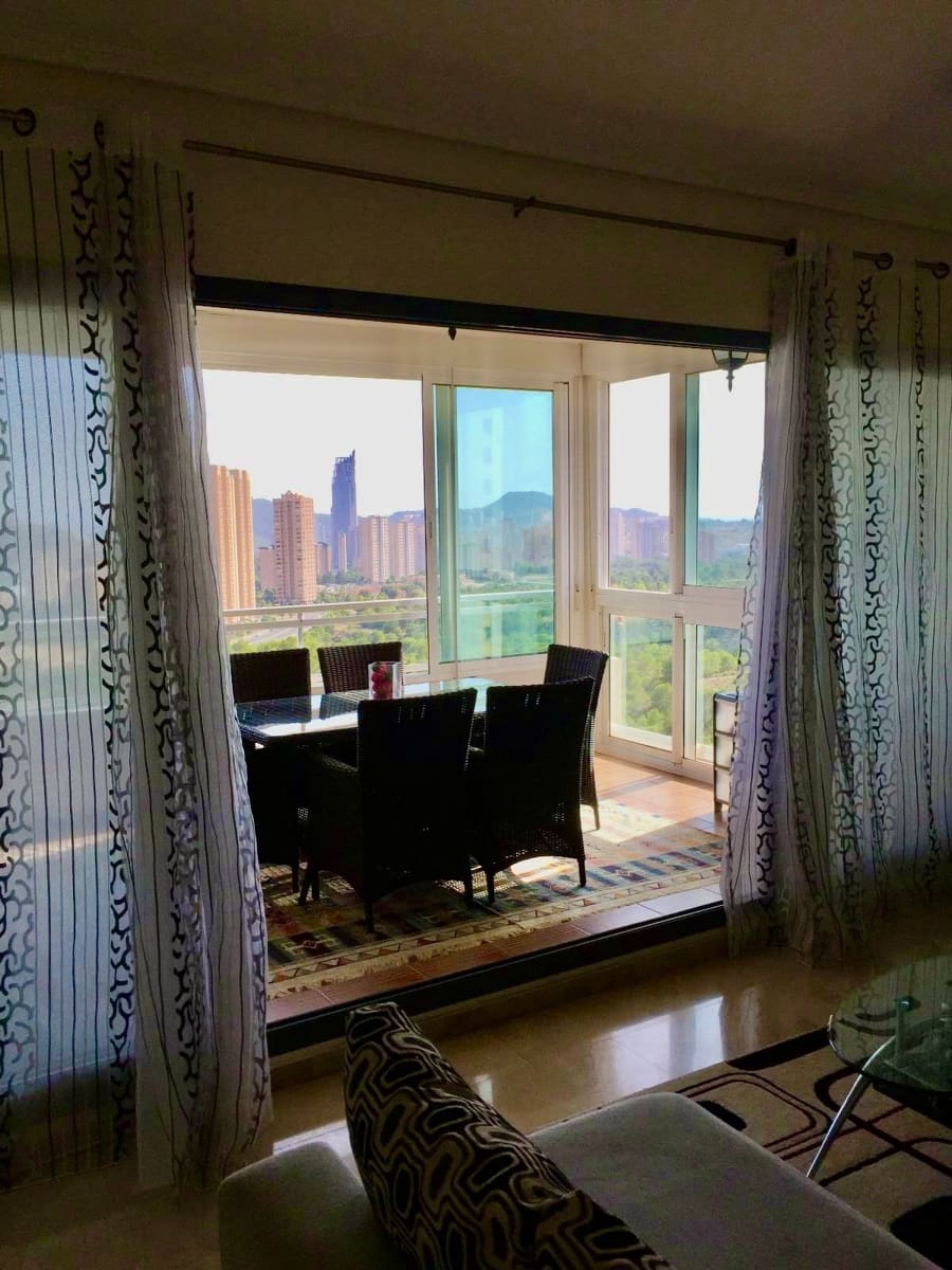 2 Zimmer Apartment zu verkaufen in Benidorm mit Pool Garage - 285.000 € (Ref: 9200306)