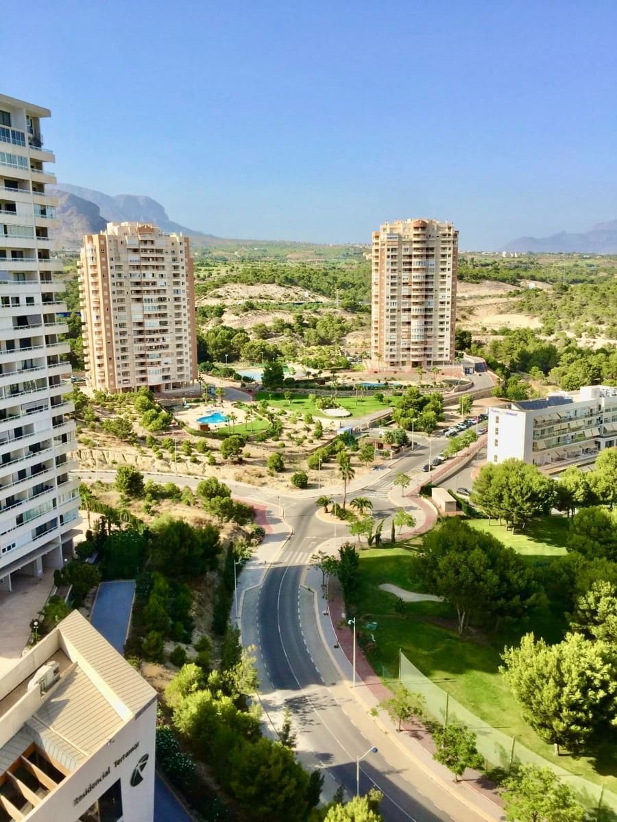 2 Zimmer Apartment zu verkaufen in Benidorm mit Pool Garage - 285.000 € (Ref: 9200306)