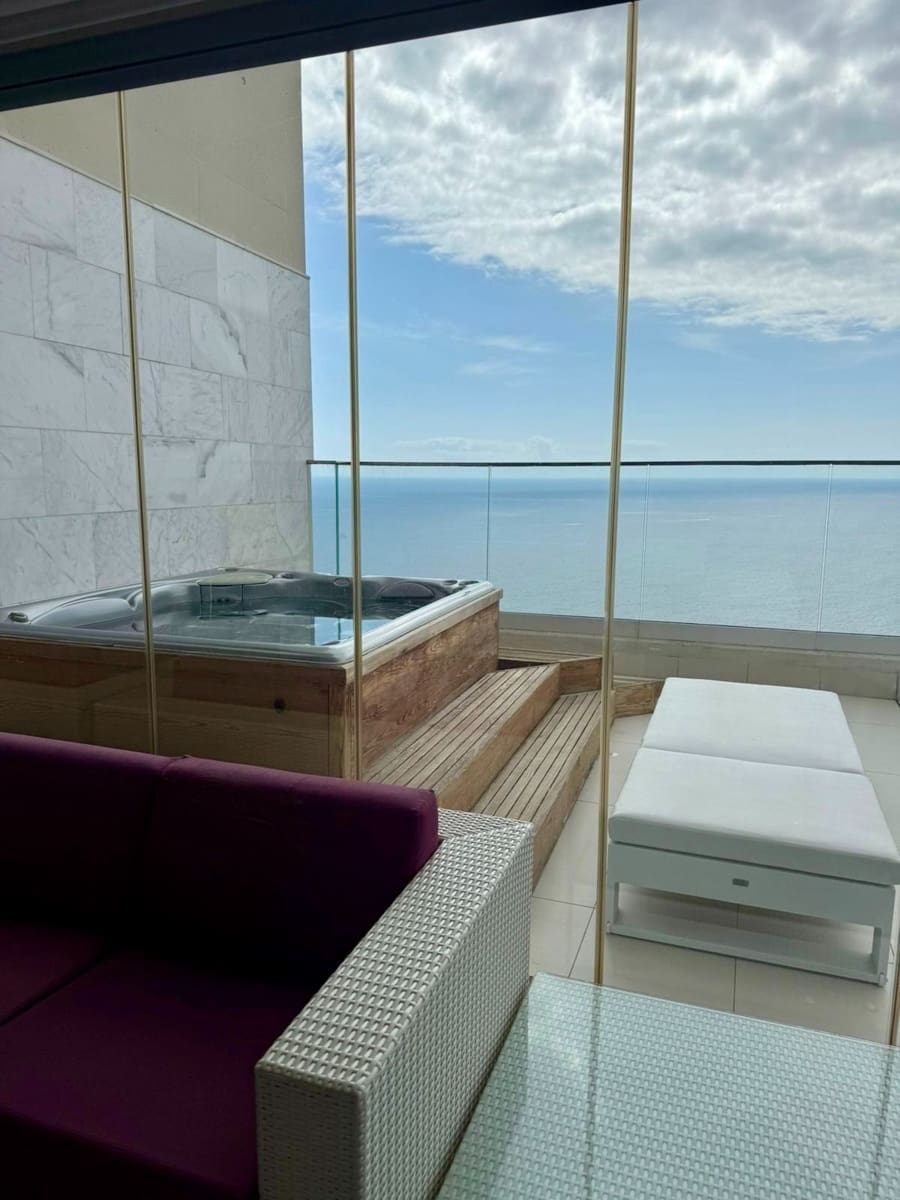 3 soveværelse Penthouse til salg i Benidorm med swimmingpool garage - € 2.350.000 (Ref: 9251902)