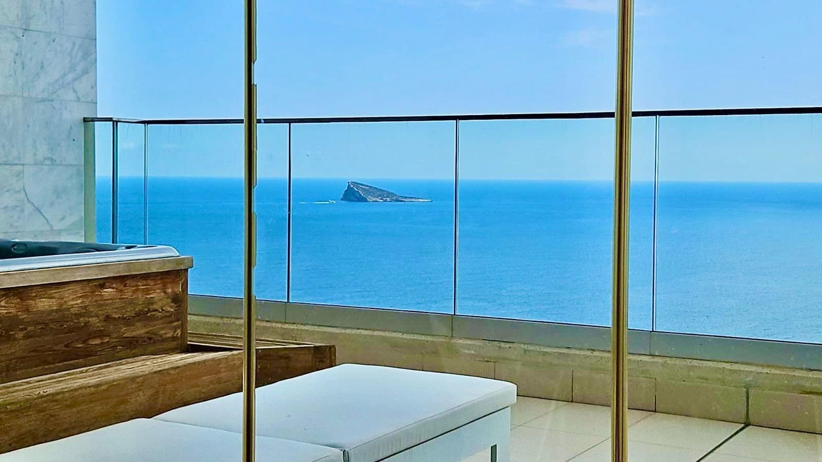 3 soveværelse Penthouse til salg i Benidorm med swimmingpool garage - € 2.350.000 (Ref: 9251902)