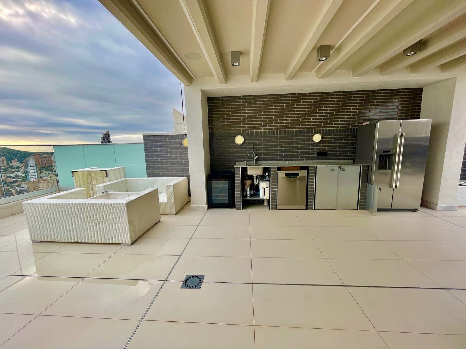 3 soveværelse Penthouse til salg i Benidorm med swimmingpool garage - € 2.350.000 (Ref: 9251902)
