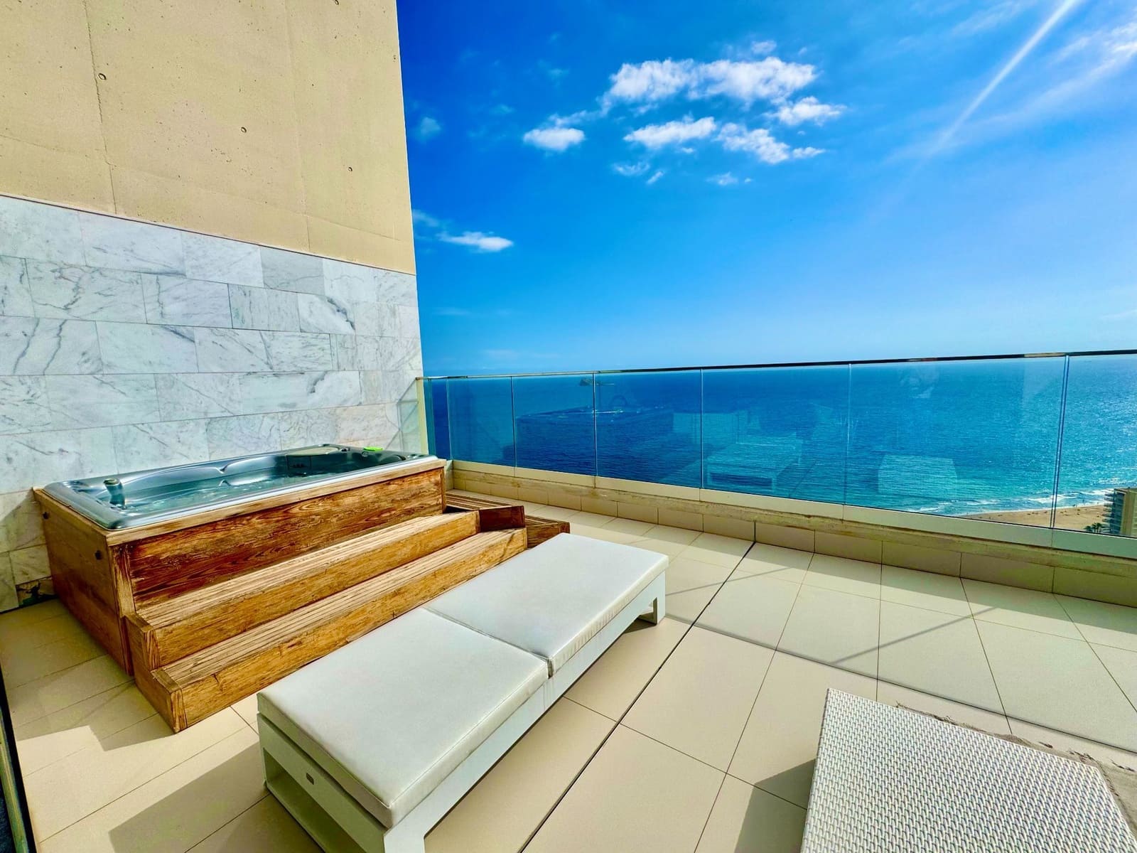 3 soveværelse Penthouse til salg i Benidorm med swimmingpool garage - € 2.350.000 (Ref: 9251902)