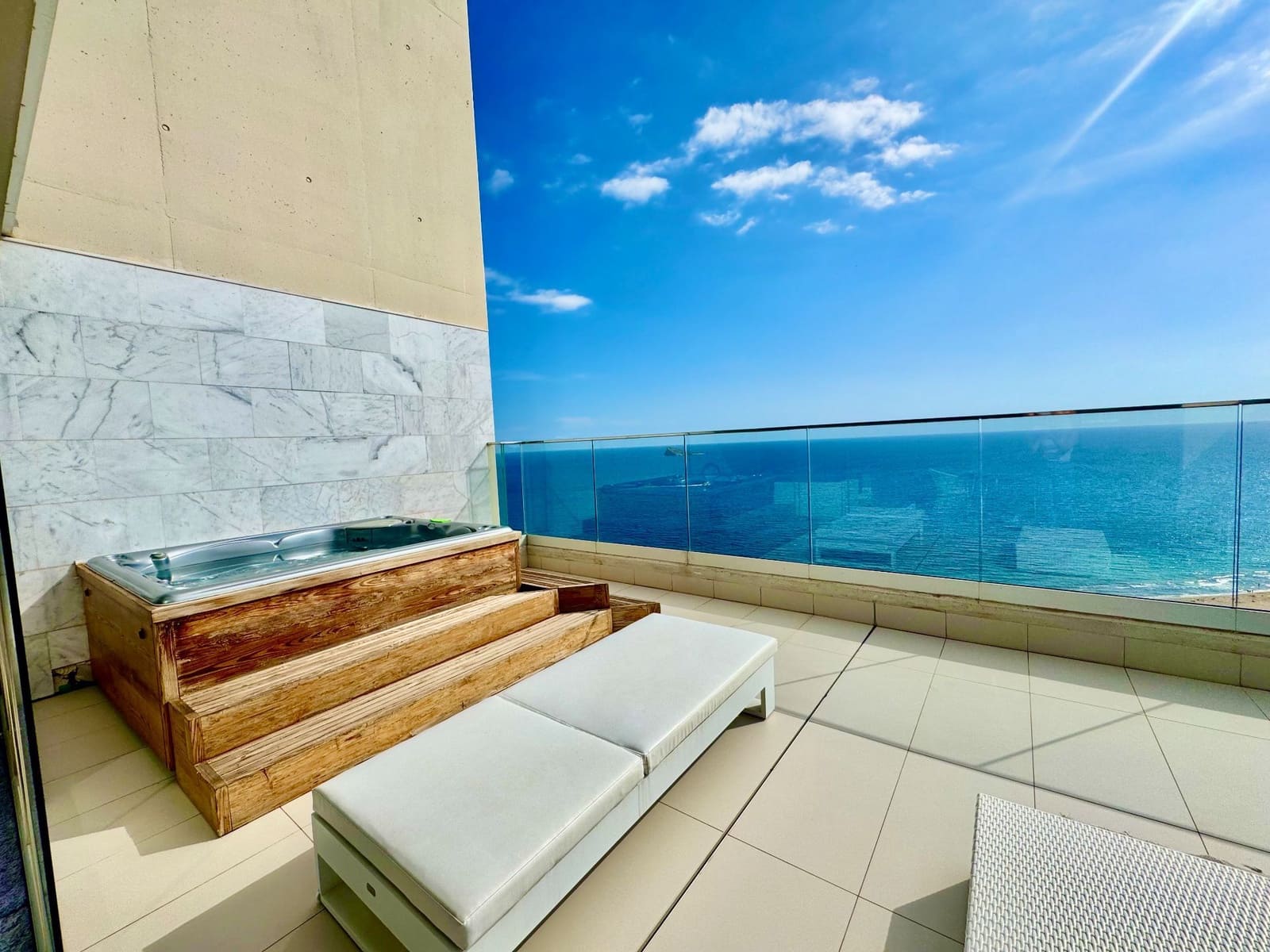 3 soveværelse Penthouse til salg i Benidorm med swimmingpool garage - € 2.350.000 (Ref: 9251902)