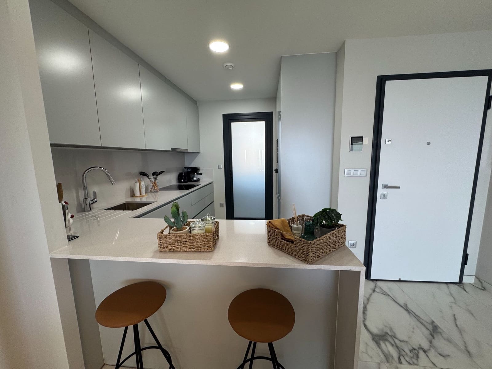 3 bedroom Apartment for sale in Benidorm with pool garage - € 1,998,000 (Ref: 9272136)