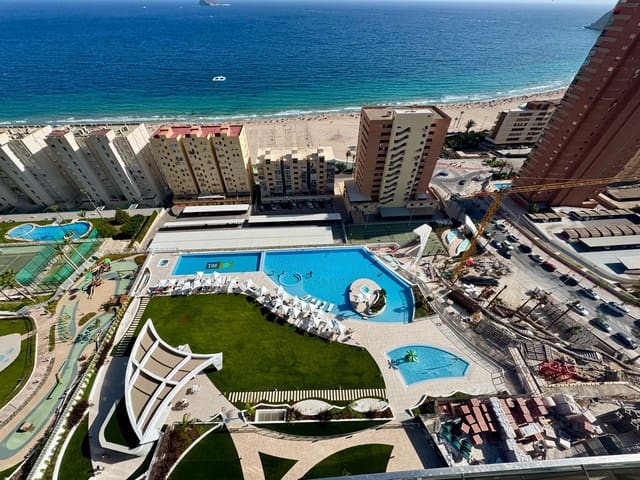 3 bedroom Apartment for sale in Benidorm with pool garage - € 1,998,000 (Ref: 9272136)