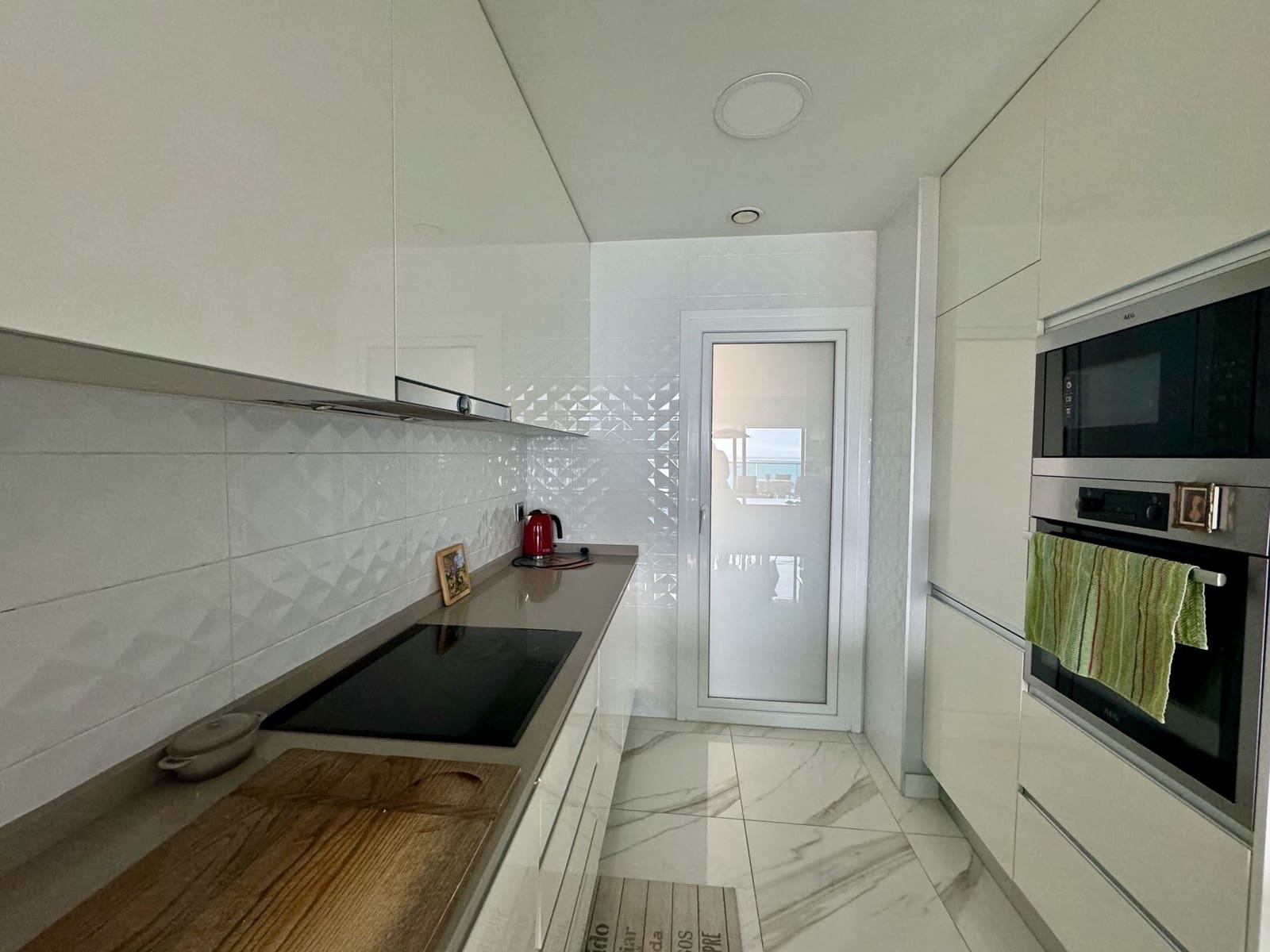 3 Zimmer Apartment zu verkaufen in Benidorm mit Pool Garage - 850.000 € (Ref: 9308282)