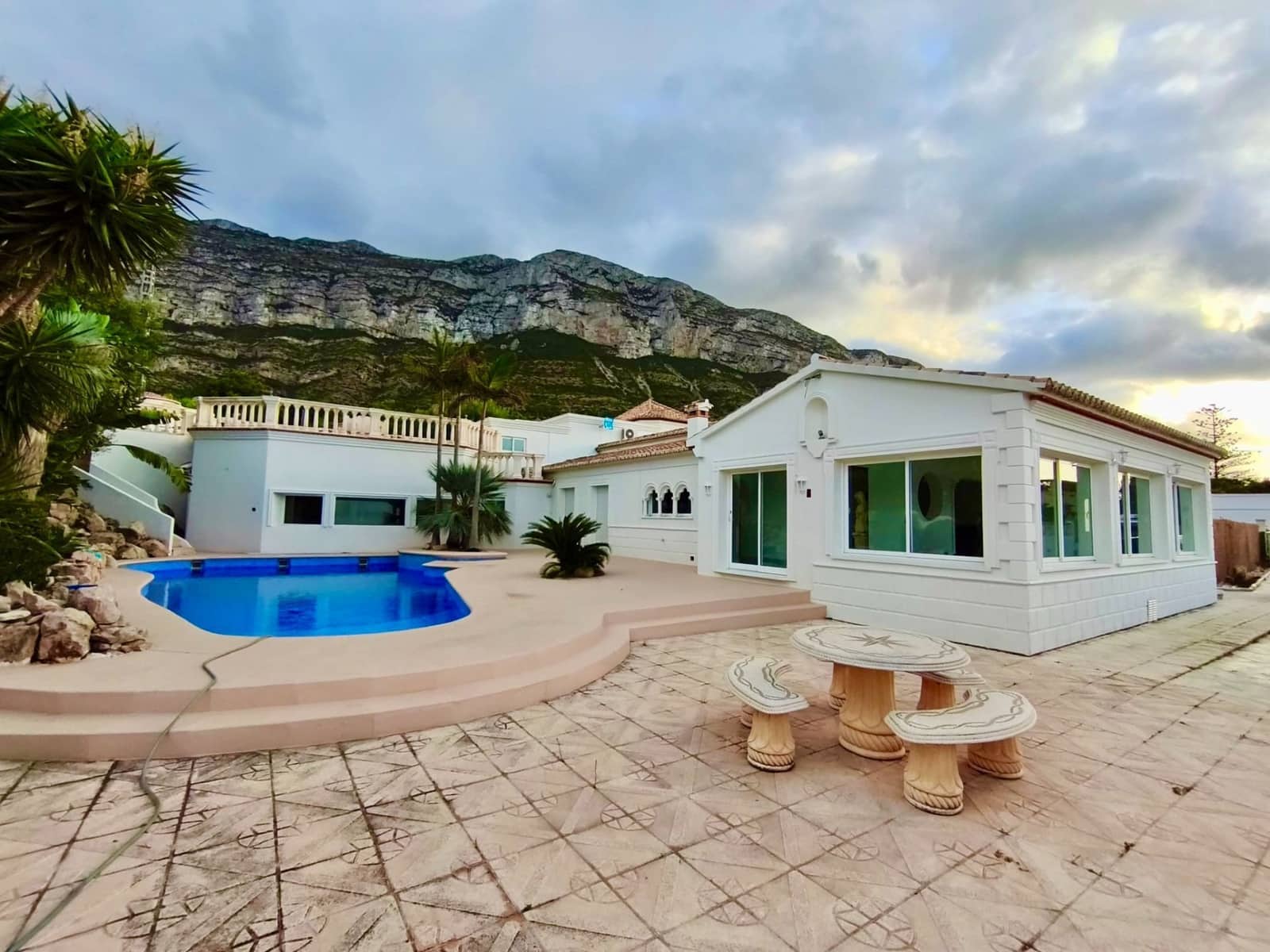 5 Zimmer Villa zu verkaufen in Denia mit Pool Garage - 1.175.000 € (Ref: 9321581)