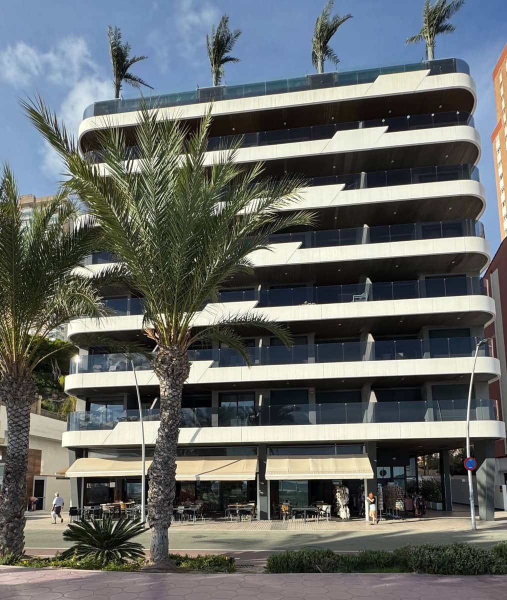 2 makuuhuone Huoneisto myytävänä paikassa Benidorm mukana uima-altaan 
autotalli - 790 000 € (Ref: 9344402)