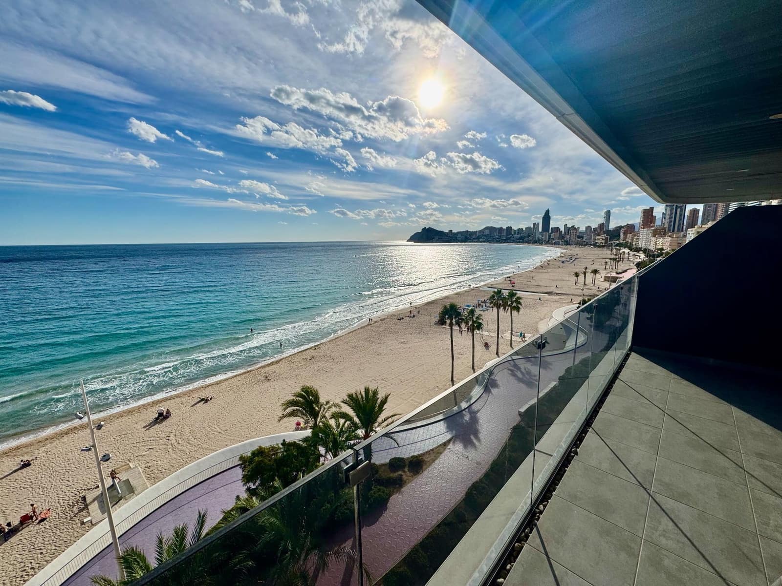 2 makuuhuone Huoneisto myytävänä paikassa Benidorm mukana uima-altaan 
autotalli - 790 000 € (Ref: 9344402)