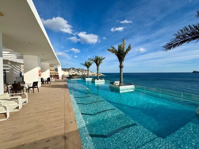 2 makuuhuone Huoneisto myytävänä paikassa Playa Poniente, Benidorm mukana uima-altaan 
autotalli - 790 000 € (Ref: 9344402)