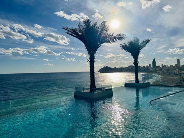 2 makuuhuone Huoneisto myytävänä paikassa Playa Poniente, Benidorm mukana uima-altaan 
autotalli - 790 000 € (Ref: 9344402)