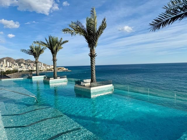 2 makuuhuone Huoneisto myytävänä paikassa Playa Poniente, Benidorm mukana uima-altaan 
autotalli - 790 000 € (Ref: 9344402)