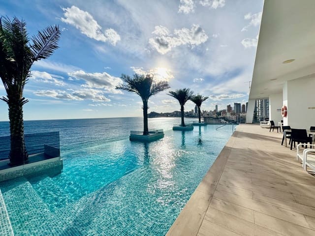 2 makuuhuone Huoneisto myytävänä paikassa Playa Poniente, Benidorm mukana uima-altaan 
autotalli - 790 000 € (Ref: 9344402)