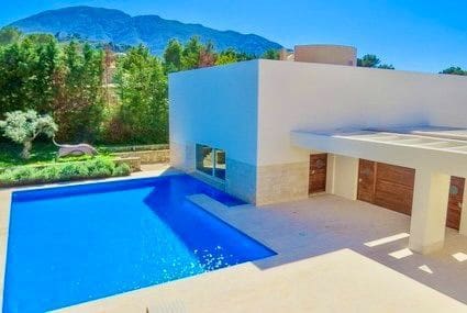 Chalet de 4 habitaciones en Dénia en venta con piscina garaje - 4.500.000 € (Ref: 9385181)