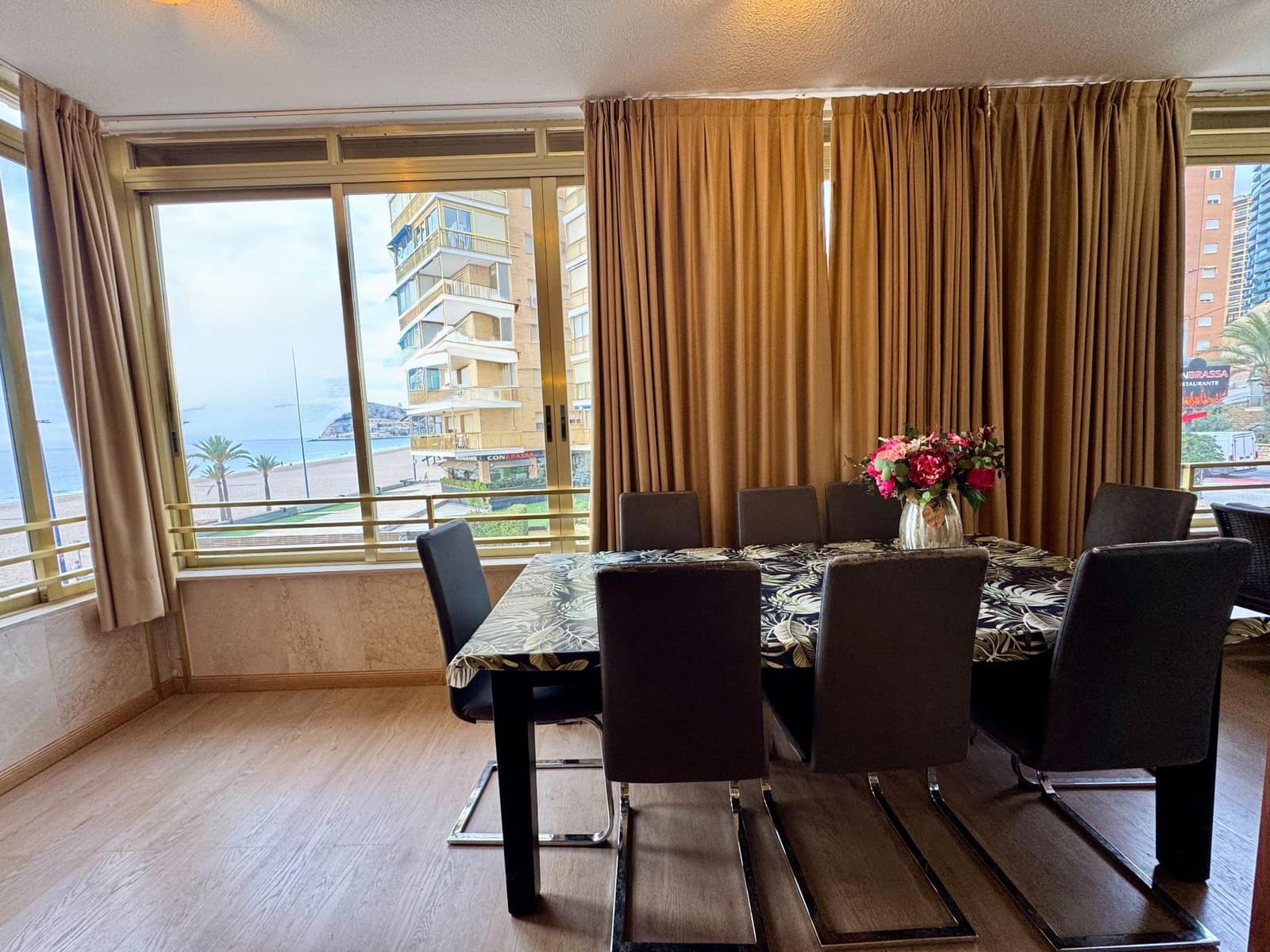 4 sypialnia Apartament na sprzedaż w Benidorm z basenem garażem - 950 000 € (Ref: 9465435)