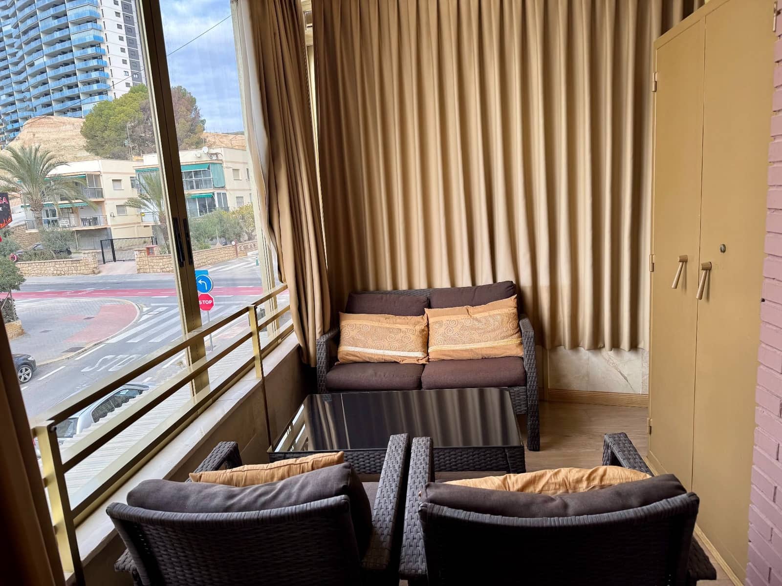 4 sypialnia Apartament na sprzedaż w Benidorm z basenem garażem - 950 000 € (Ref: 9465435)