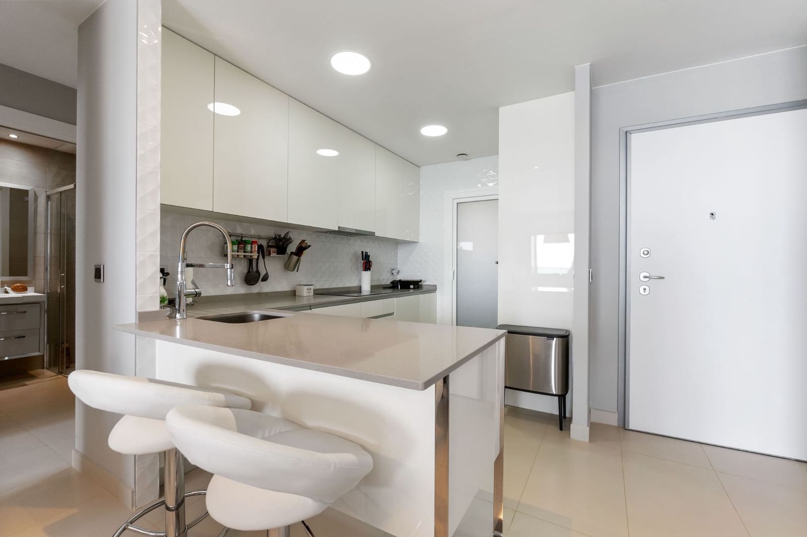 2 sypialnia Apartament na sprzedaż w Benidorm z basenem garażem - 590 000 € (Ref: 9472266)