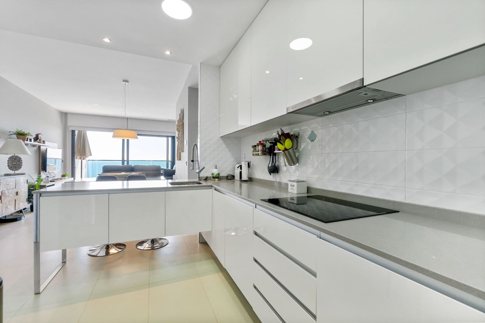 2 sypialnia Apartament na sprzedaż w Benidorm z basenem garażem - 590 000 € (Ref: 9472266)