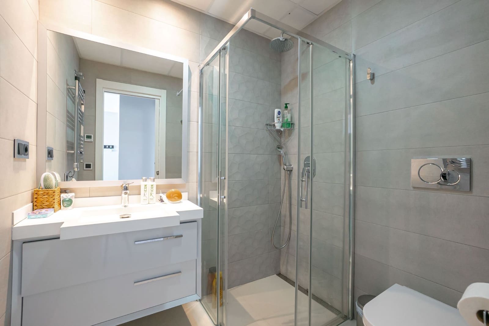 2 sypialnia Apartament na sprzedaż w Benidorm z basenem garażem - 590 000 € (Ref: 9472266)