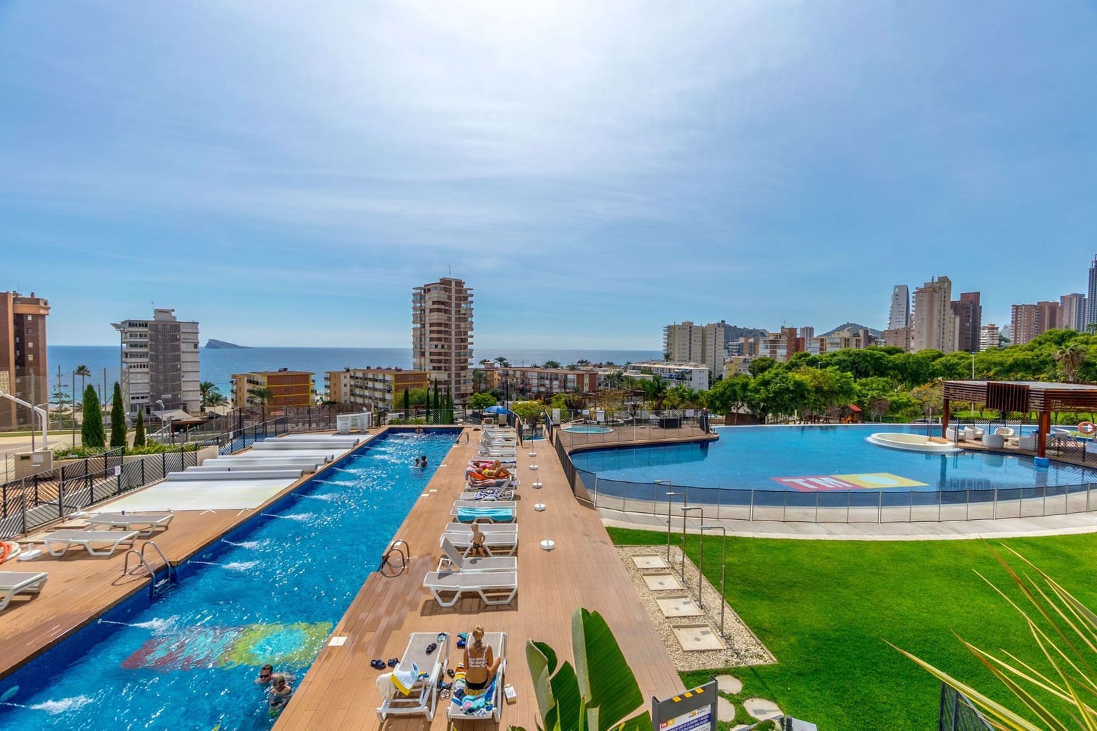 2 sypialnia Apartament na sprzedaż w Benidorm z basenem garażem - 590 000 € (Ref: 9472266)