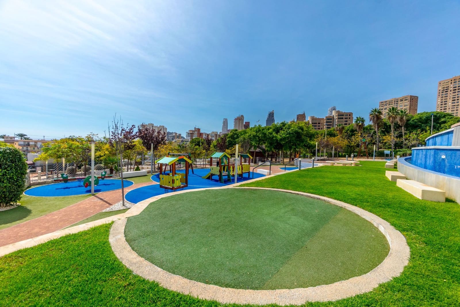 2 sypialnia Apartament na sprzedaż w Benidorm z basenem garażem - 590 000 € (Ref: 9472266)