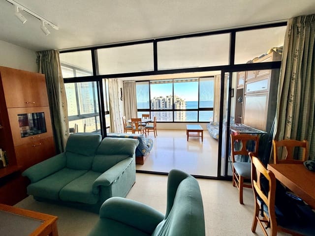 Apartamento de 4 habitaciones en Benidorm en venta con piscina garaje - 585.000 € (Ref: 9611145)