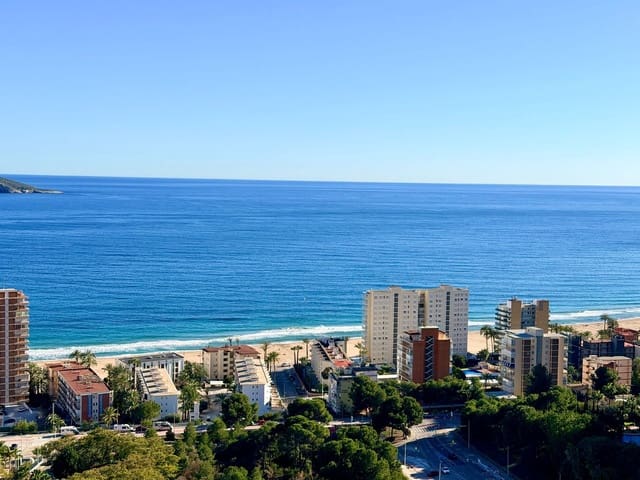 Apartamento de 4 habitaciones en Benidorm en venta con piscina garaje - 585.000 € (Ref: 9611145)
