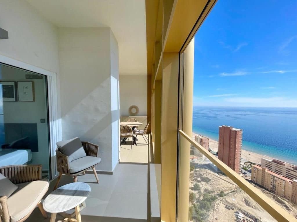 2 soveværelse Lejlighed til salg i Benidorm med swimmingpool garage - € 448.000 (Ref: 9676961)