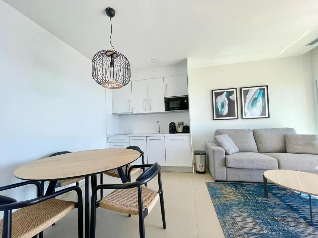 2 soveværelse Lejlighed til salg i Benidorm med swimmingpool garage - € 448.000 (Ref: 9676961)