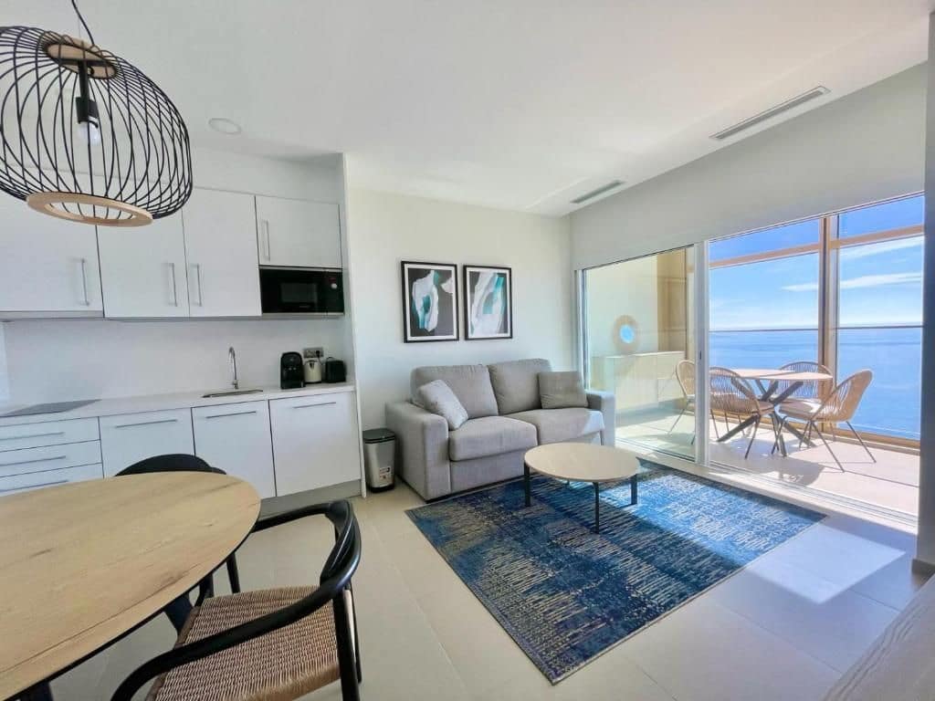 2 soveværelse Lejlighed til salg i Benidorm med swimmingpool garage - € 448.000 (Ref: 9676961)