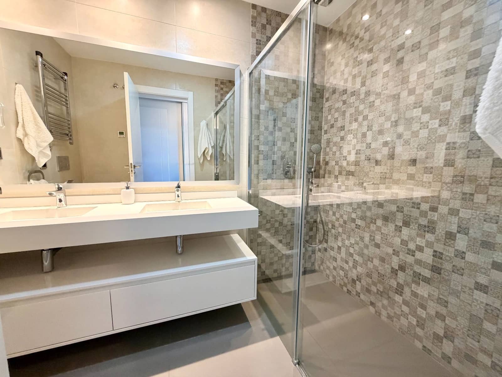 2 sovrum Lägenhet till salu i Benidorm med pool garage - 570 000 € (Ref: 9780191)