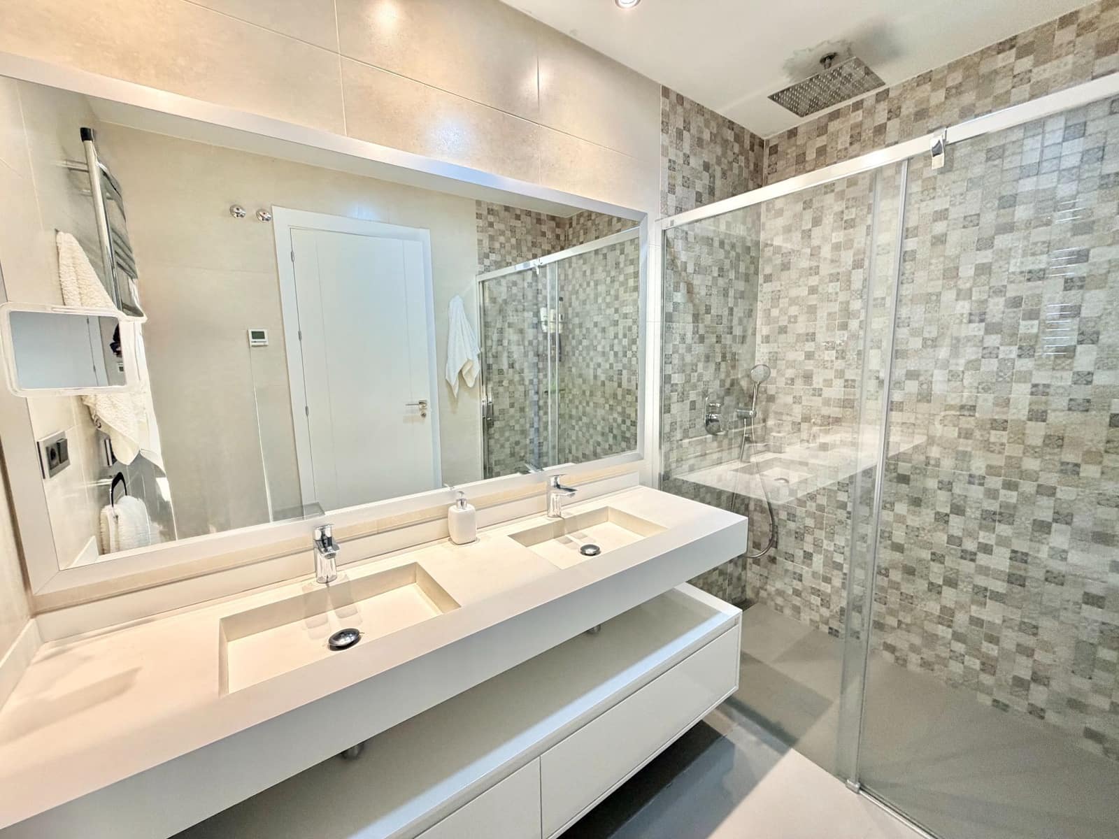 2 sovrum Lägenhet till salu i Benidorm med pool garage - 570 000 € (Ref: 9780191)