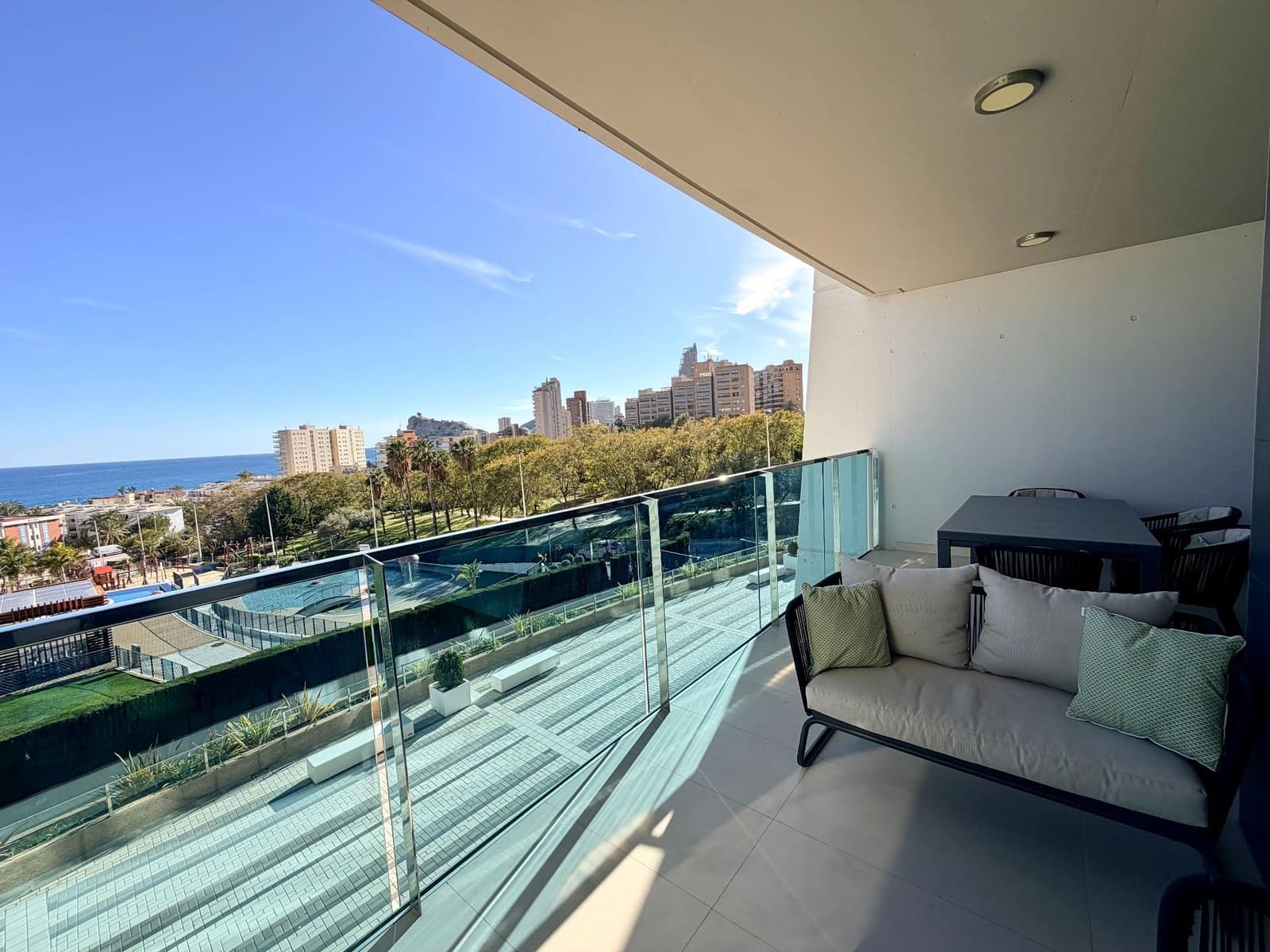 2 sovrum Lägenhet till salu i Benidorm med pool garage - 570 000 € (Ref: 9780191)