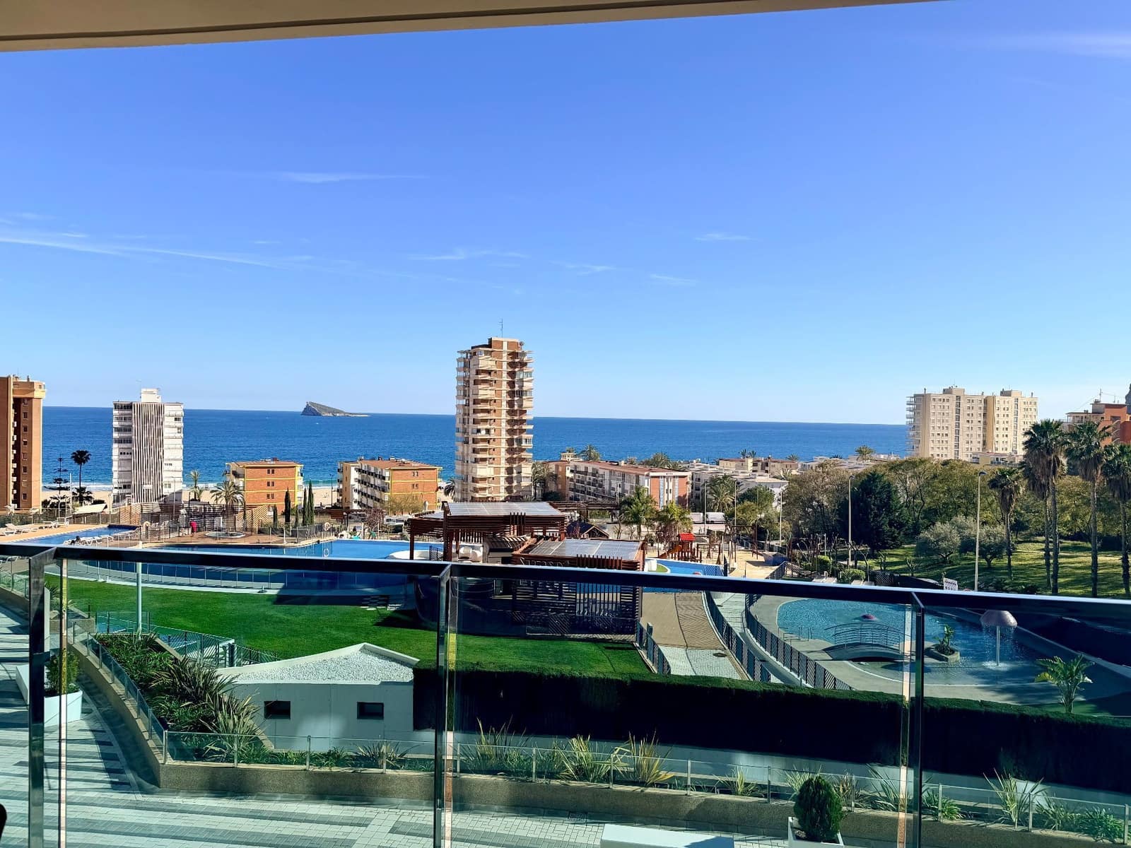2 sovrum Lägenhet till salu i Benidorm med pool garage - 570 000 € (Ref: 9780191)