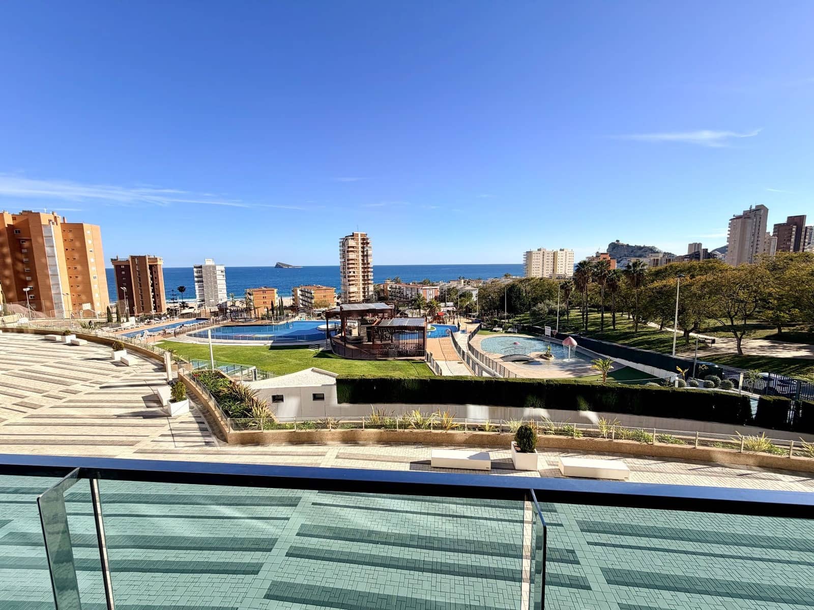 2 sovrum Lägenhet till salu i Benidorm med pool garage - 570 000 € (Ref: 9780191)