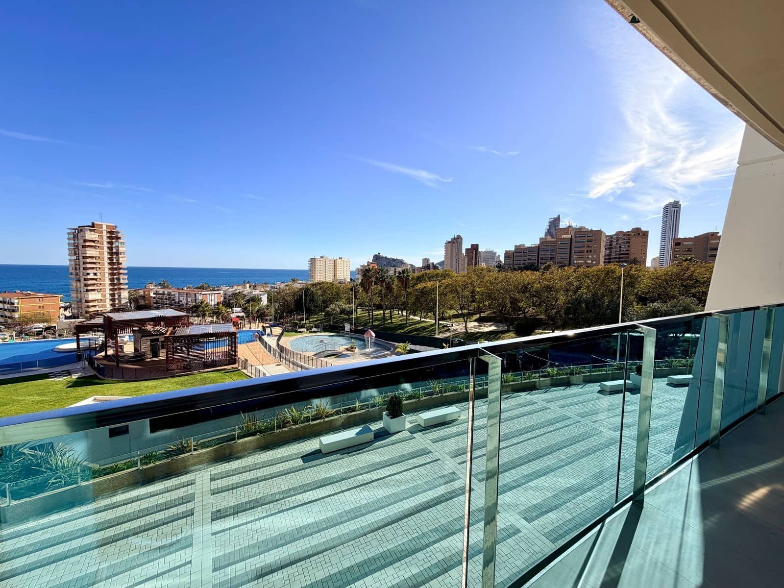 2 sovrum Lägenhet till salu i Benidorm med pool garage - 570 000 € (Ref: 9780191)