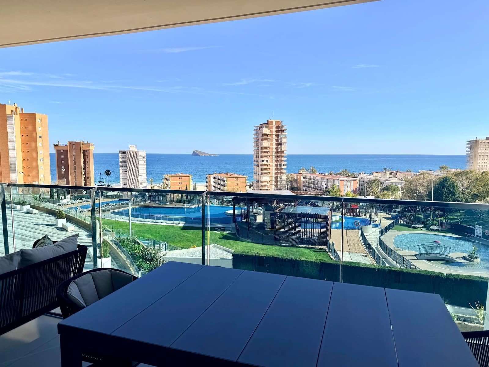 2 sovrum Lägenhet till salu i Benidorm med pool garage - 570 000 € (Ref: 9780191)