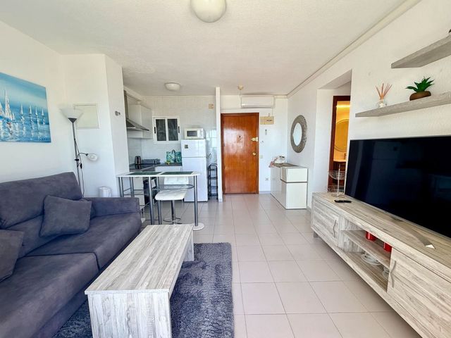 1 makuuhuone Huoneisto myytävänä paikassa Playa Poniente, Benidorm mukana uima-altaan - 380 000 € (Ref: 9788050)