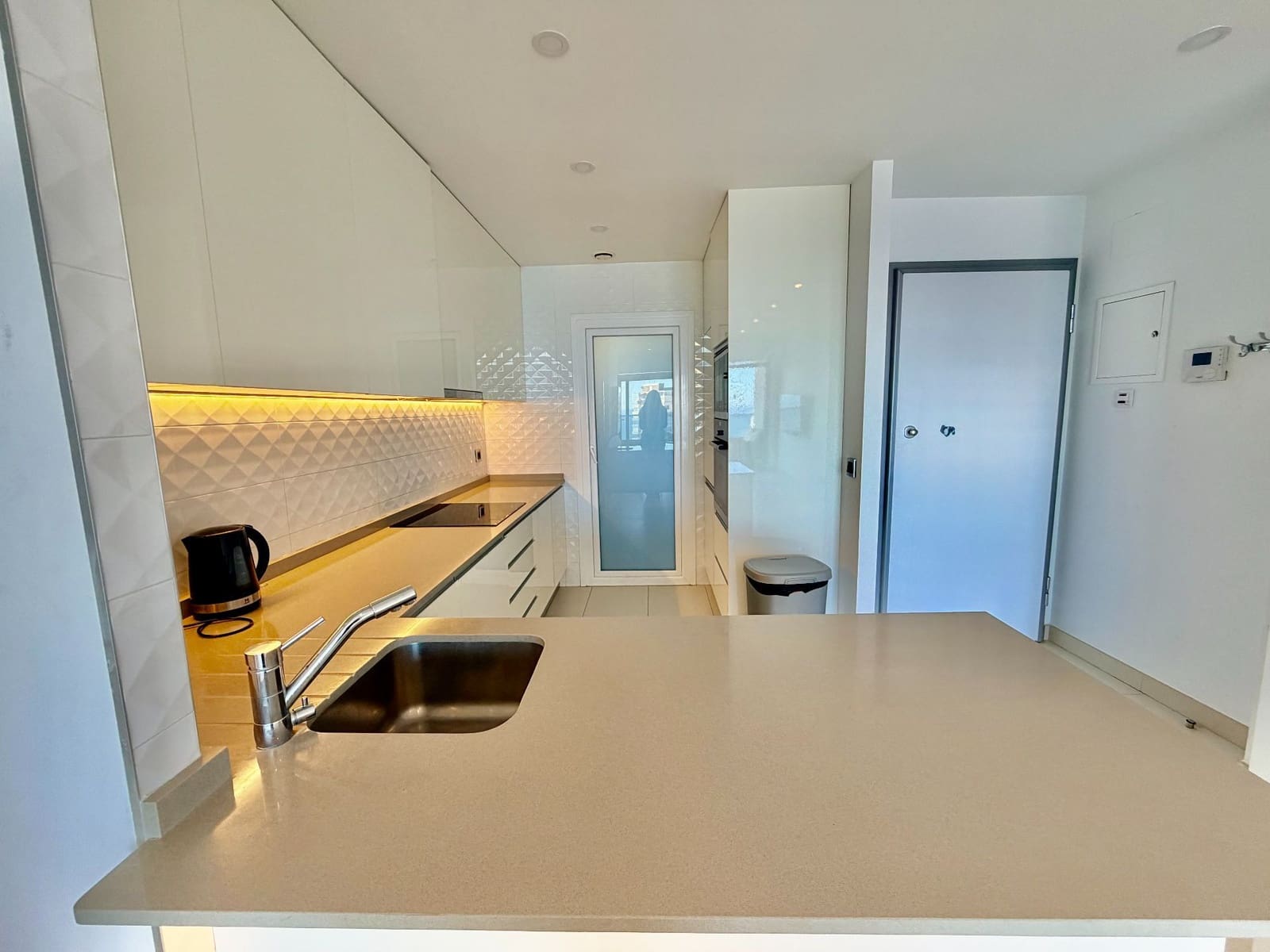 2 soverom Leilighet til salgs i Benidorm med svømmebasseng garasje - € 599 000 (Ref: 9788051)