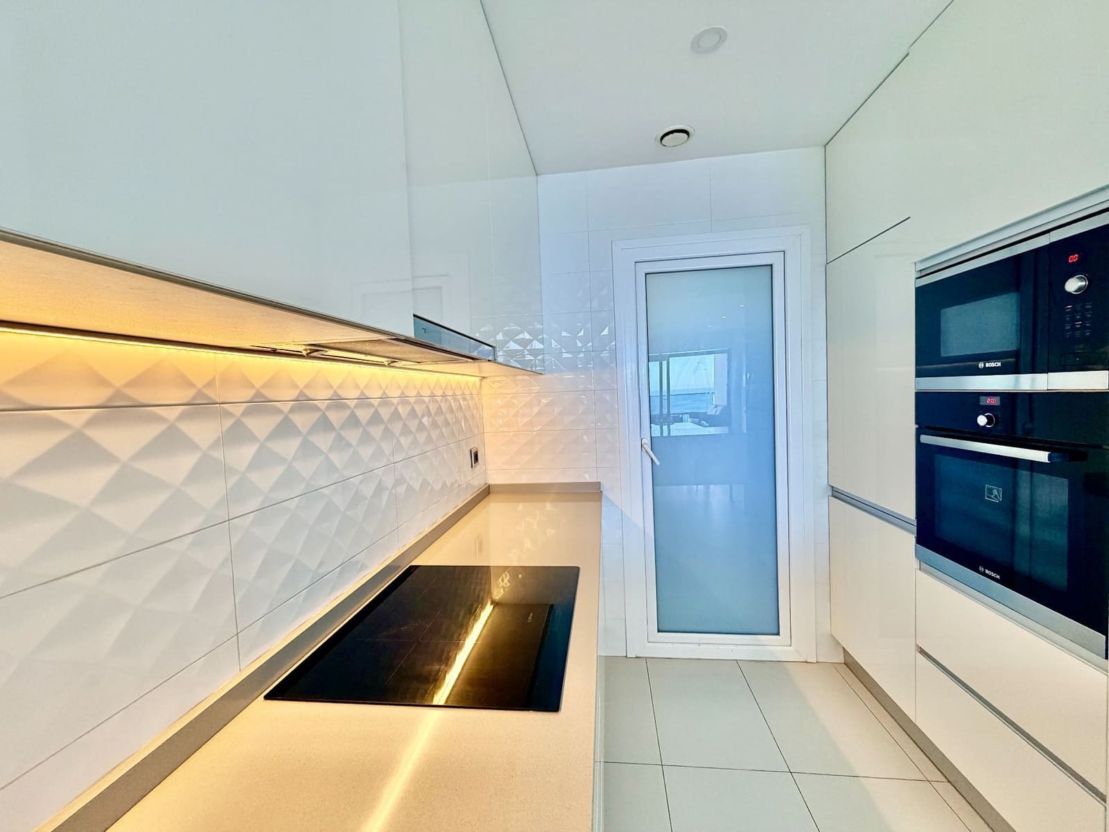 2 soverom Leilighet til salgs i Benidorm med svømmebasseng garasje - € 599 000 (Ref: 9788051)