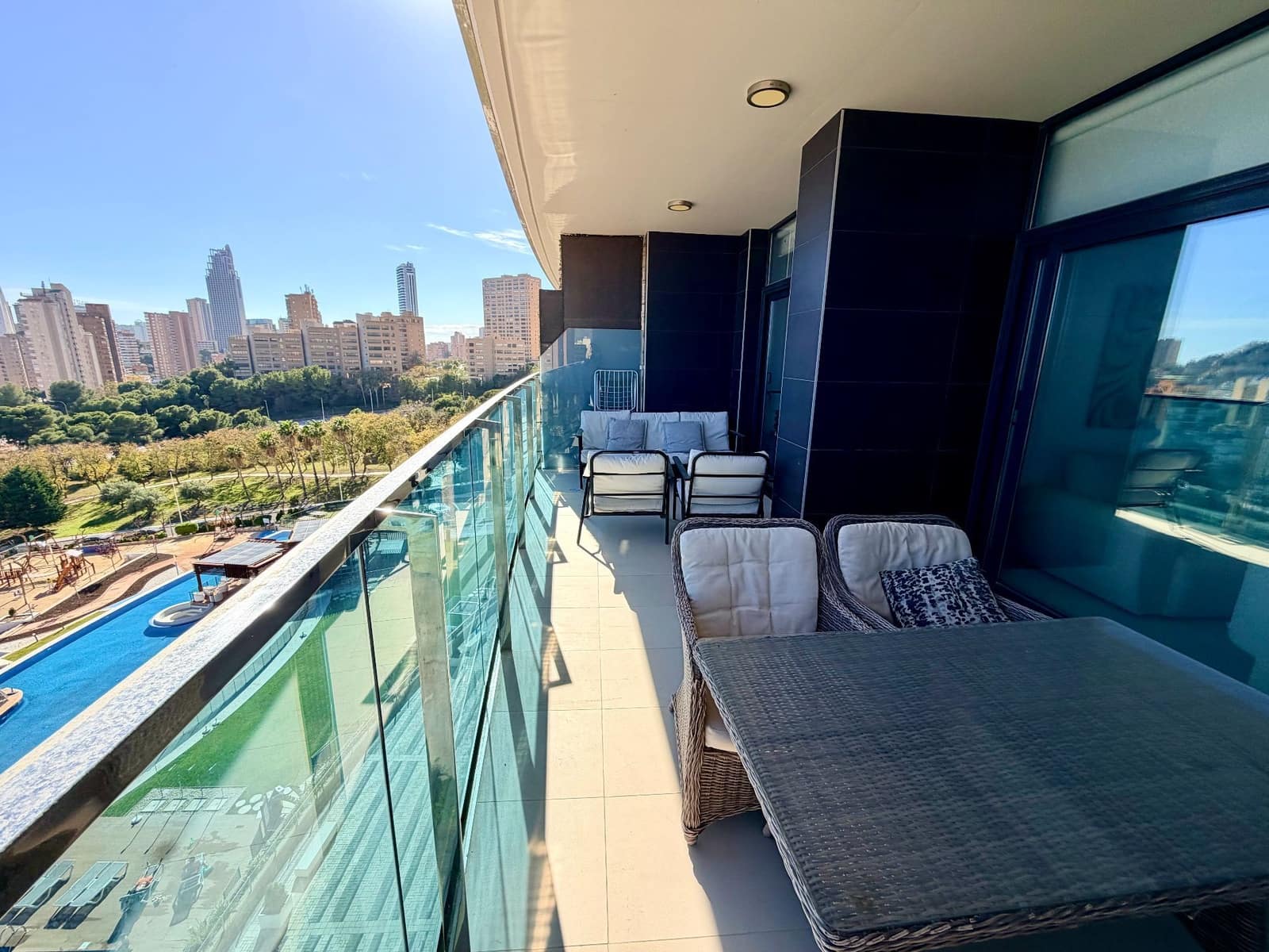 2 soverom Leilighet til salgs i Benidorm med svømmebasseng garasje - € 599 000 (Ref: 9788051)