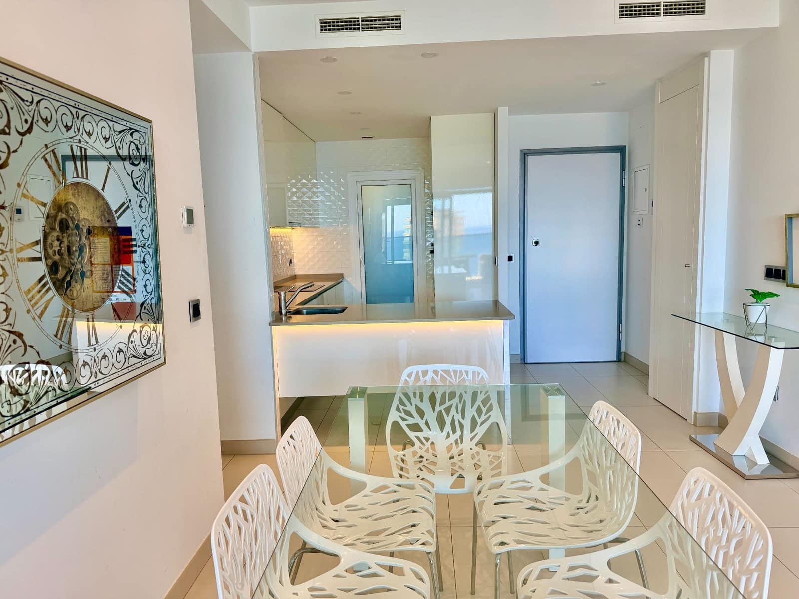 2 soverom Leilighet til salgs i Benidorm med svømmebasseng garasje - € 599 000 (Ref: 9788051)